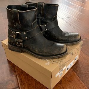 Frye Boots Dark Brown/Black. Size 6 1/2B